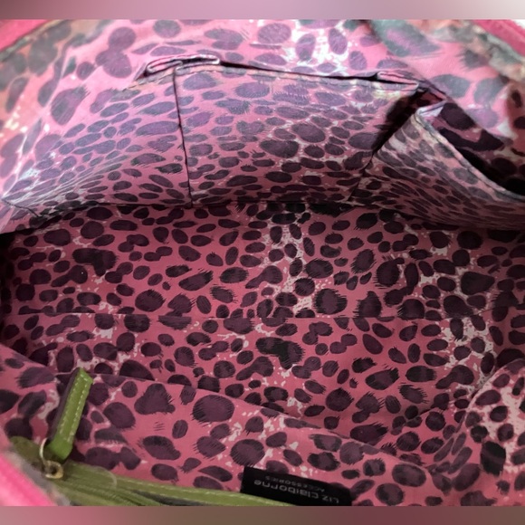 IN GREAT CONDITION! LIZ CLAIBORNE HOT PINK VEGAN LEATHER SHOULDER BAG HANDBAG - Picture 10 of 11